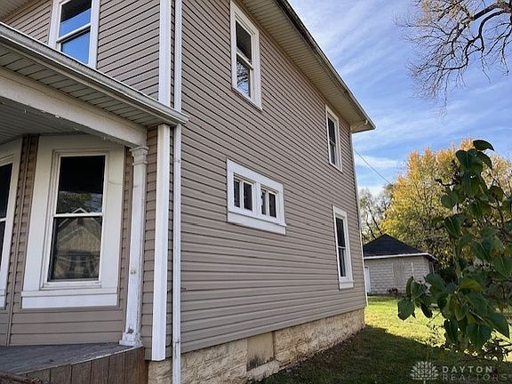 3rd image of 1708 Xenia Ave