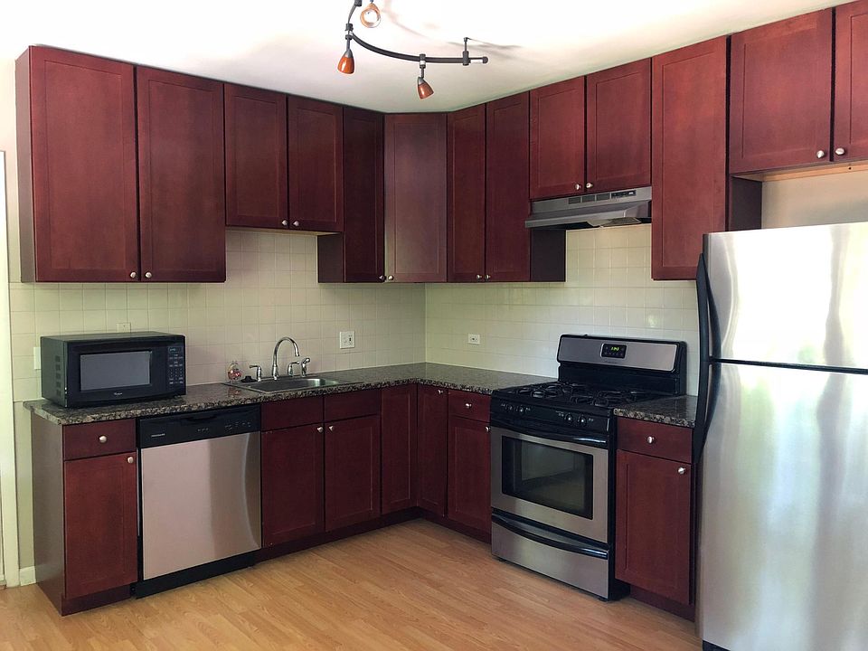 Kitchen 15' x 12' - Gas Stove, Dishwasher, Microwave and Garbage Disposal.