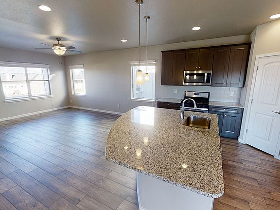 4th image of 2041 Medici Ln