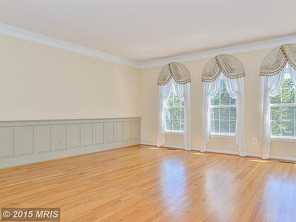 3rd image of 2826 Little Falls Pl
