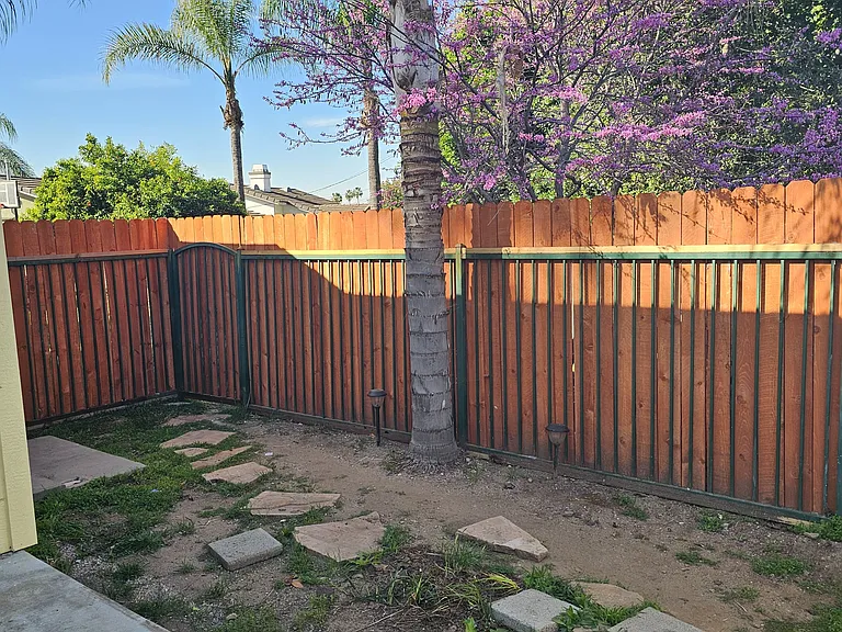 E Farland St — Photo 12