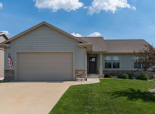 385 Saddleback Rd, Marion, IA 52302