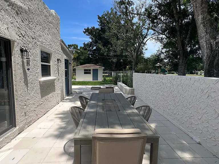 26th Ave — Photo 28