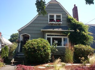 3706 42nd Ave SW, Seattle, WA 98116