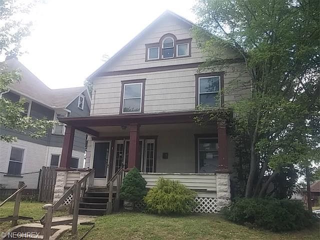 1st image of 833 Harriet Ave NW