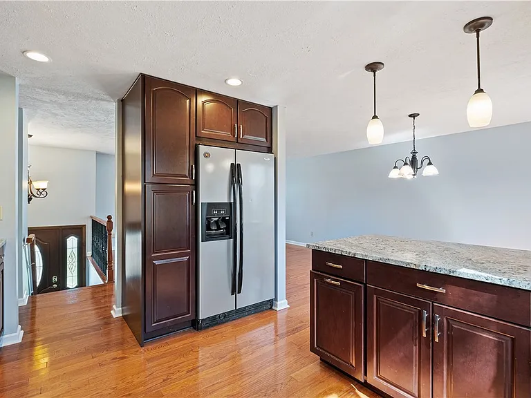 16 Wheatfield Dr — Photo 11