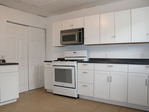 5th image of 1015 W 13th St Unit 4