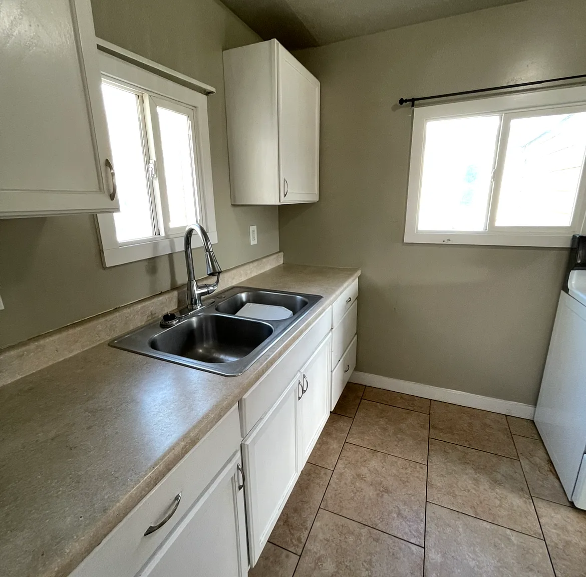 2742 Adams Ave — Photo 3