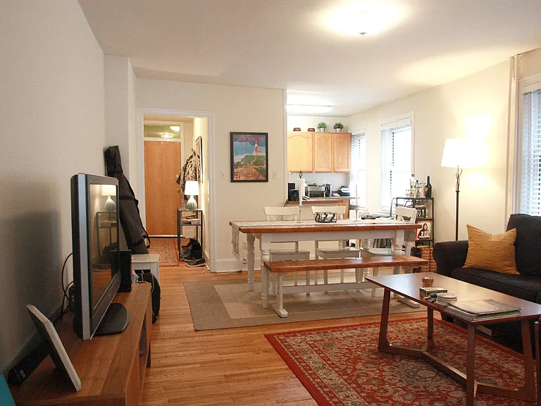 Open Floor Plan Living,Dining & Kitchen