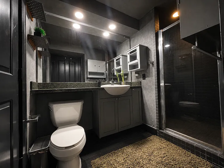 710 W Trade St #312 — Photo 15