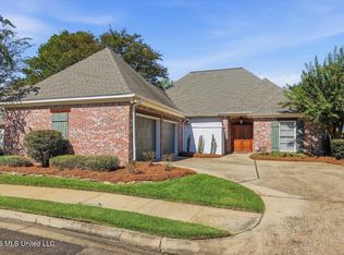 3 Waterford Pl, Jackson, MS 39211