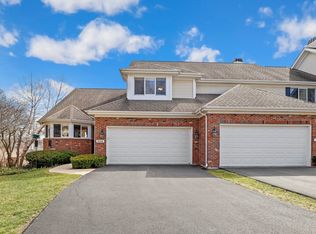 33059 N Stone Manor Dr, Grayslake, IL 60030