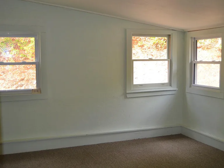 Rear bedroom