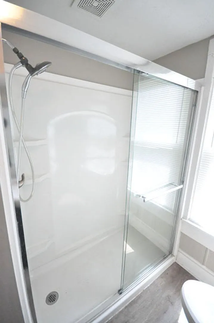 3 bed, 1.0 bath, $2,295 — Photo 4