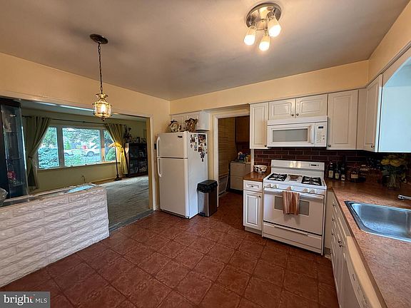 5th image of 805 Henry Ave