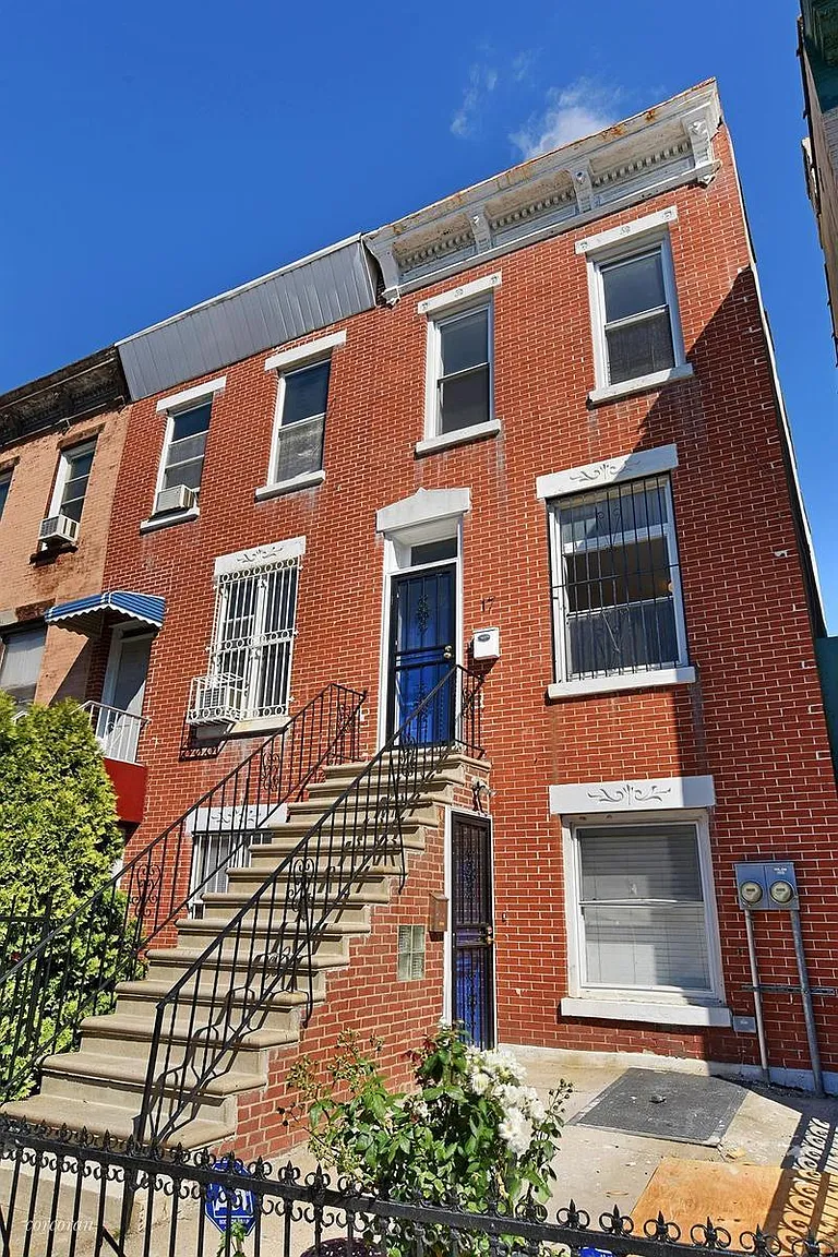 17 Dewey Pl photo 1