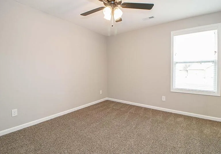 1115 Hillwood Dr — Photo 10