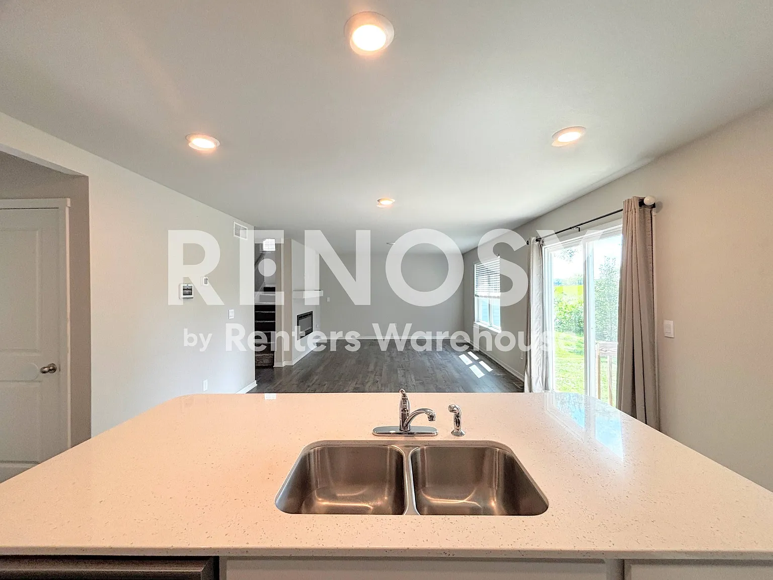 Stunning 4 Bedroom House for Rent — Photo 3