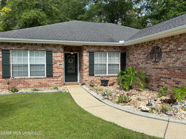 94145 Bayou Dr, Diamondhead, MS 39525