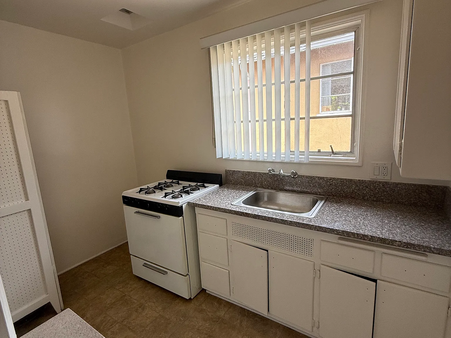 Studio, $1,645 — Photo 4