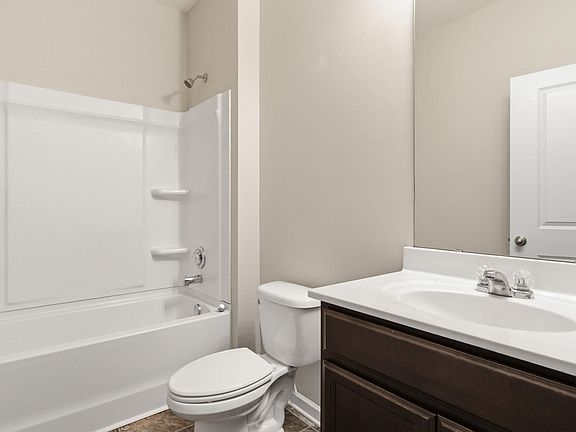 4th image of 516 Craftsman Ln