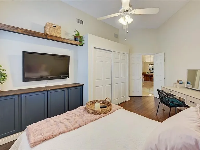 8171 Hampton Wood Dr — Photo 21