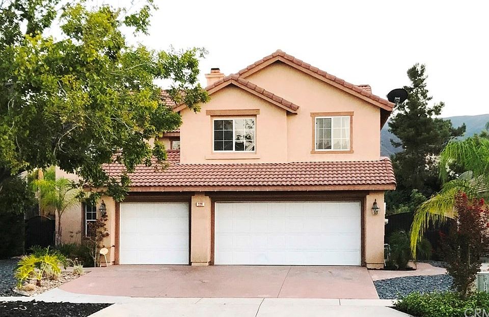 1st image of 328 Minaret Dr