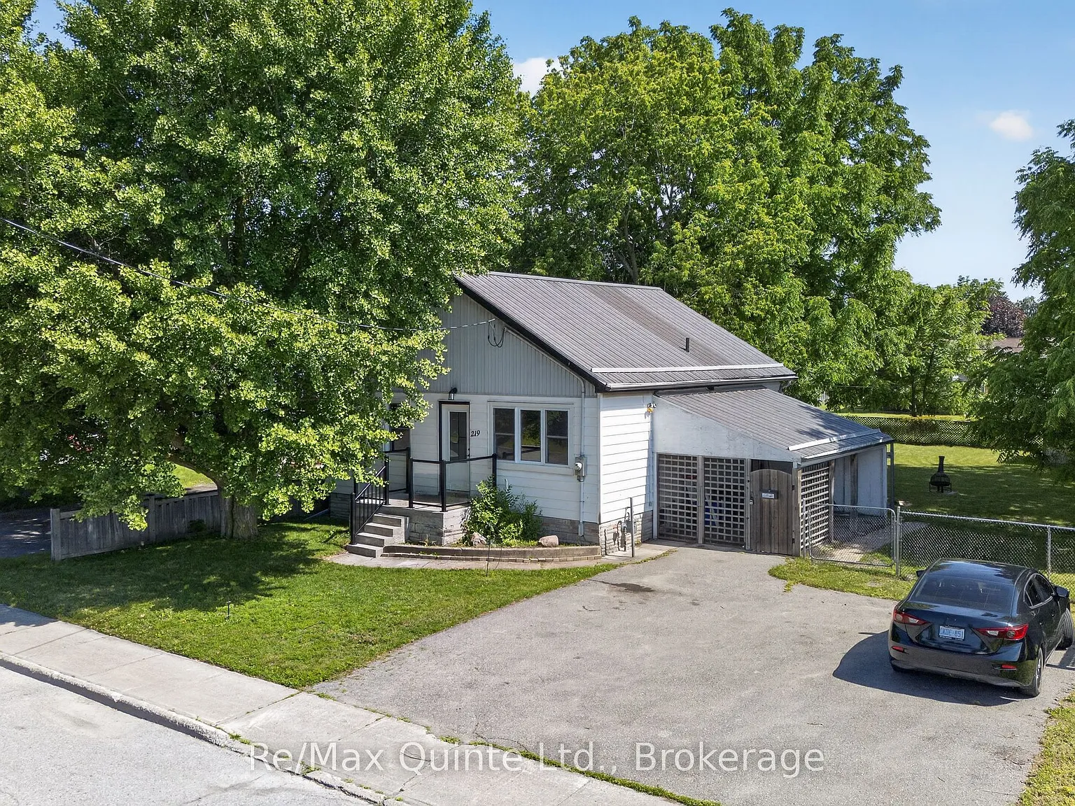 2 bed, $2,200 — Photo 2