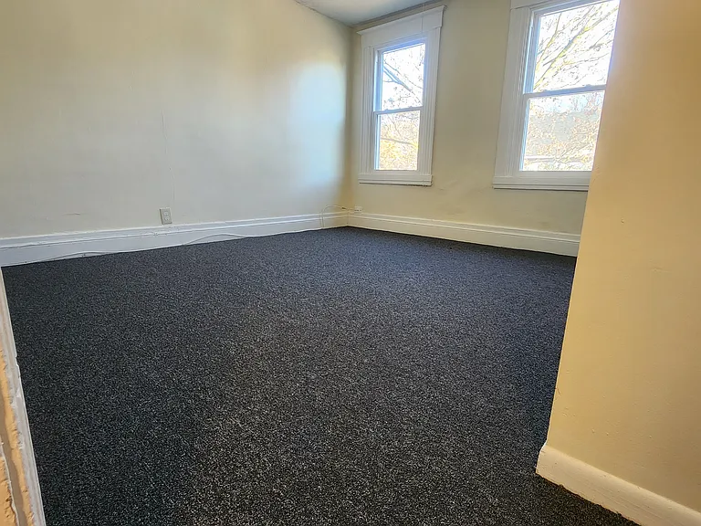 113 Sterling St — Photo 6