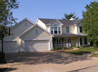 1207 Summer Hawk Ln, Fenton, MO 63026