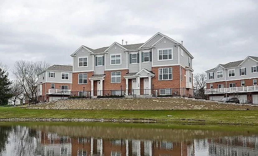 1st image of 358 Country Club Dr