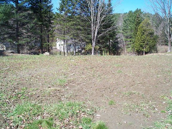 4th image of 2 Deerfield Dr