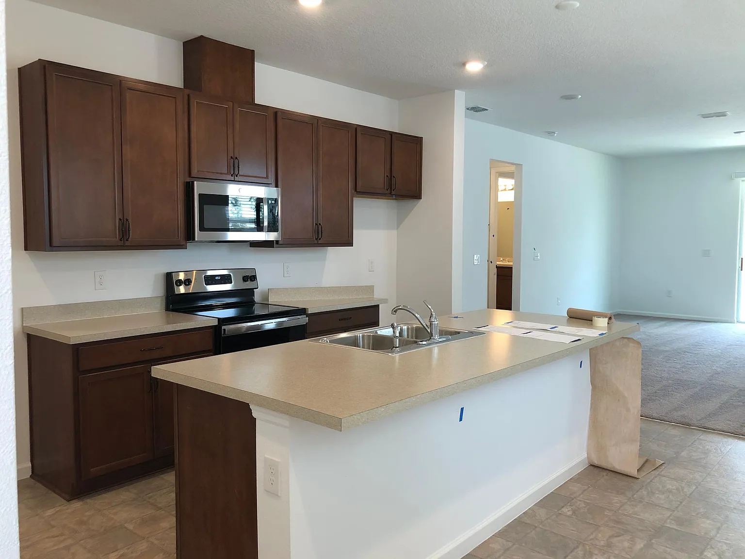 1131 Forest Gate Cir — Photo 4