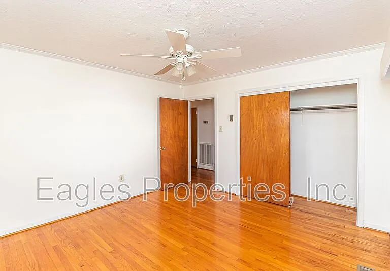 1614 US Highway 70 W — Photo 16