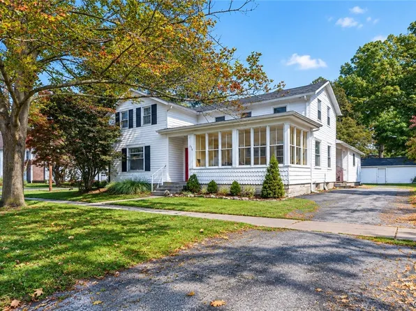 214 3rd St, Liverpool, NY 13088