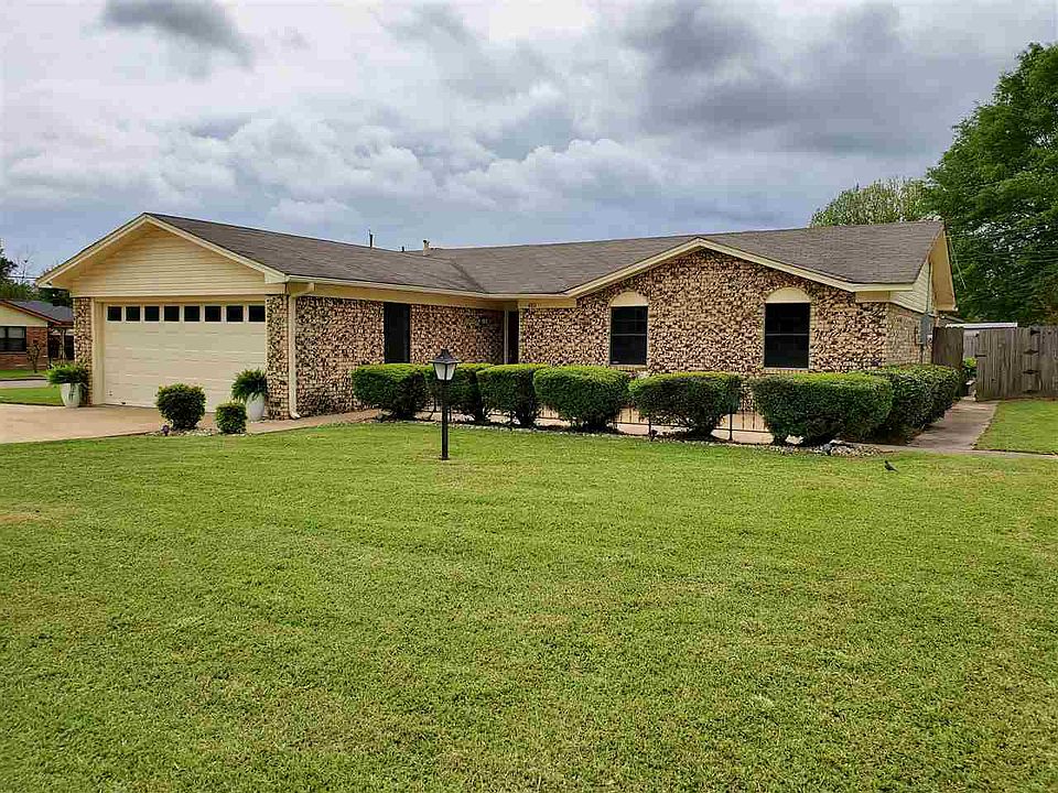 1st image of 4801 Sanderson Ln