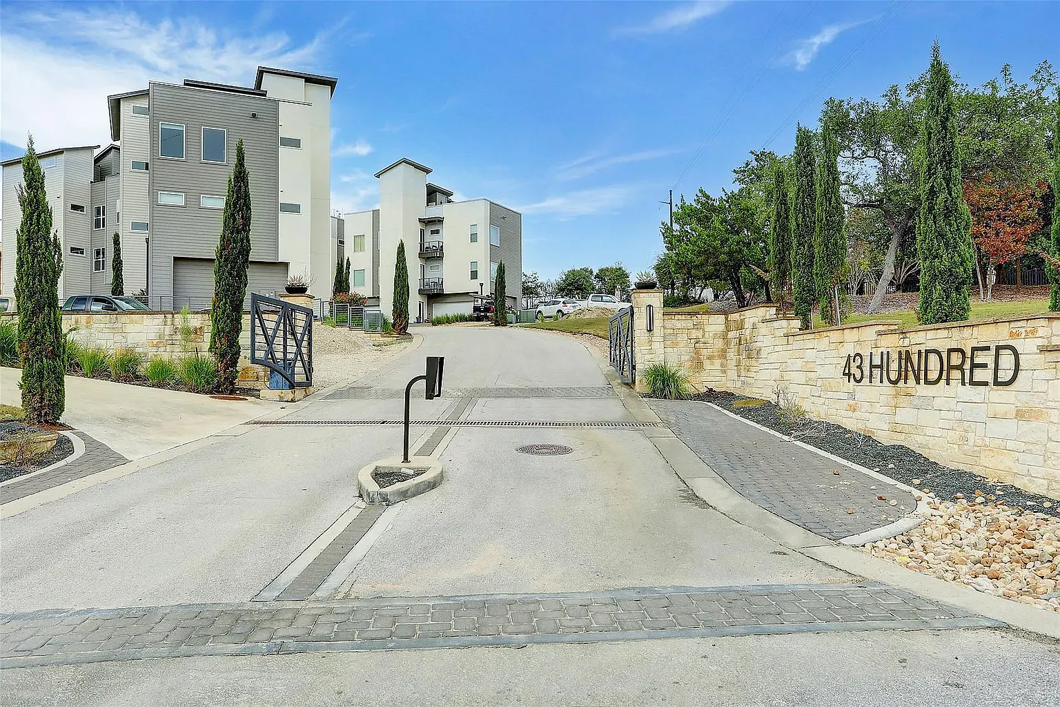 3 bed, 1720 sqft, $2,999 — Photo 1