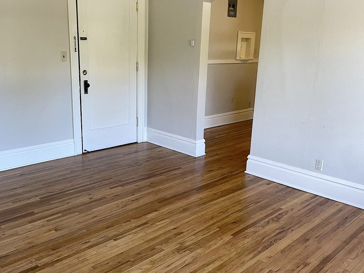1576 Portland Apartments — Photo 2