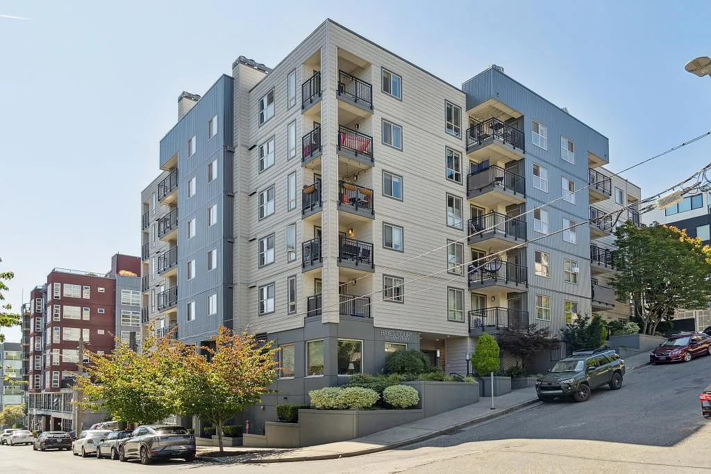 Hayes Court - 2 bedrooms — Photo 1