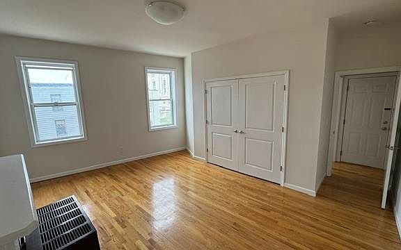 5th image of 560 Newark Ave APT 3R