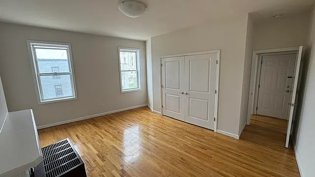 560 Newark Ave #3R — Photo 5