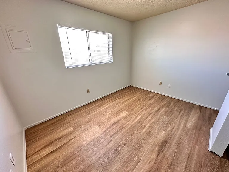 3417 Aztec Road NE — Photo 20