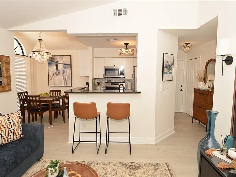 8714 Mallard Reserve Dr #201 — Photo 10