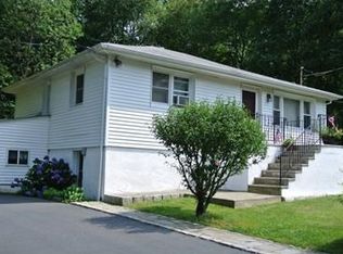 10 Ellen Rd, Lake Hopatcong, NJ 07849