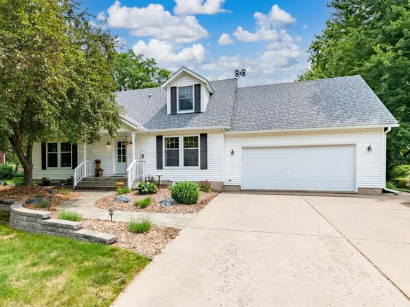 67 W Wood Ridge Dr, River Falls, WI 54022