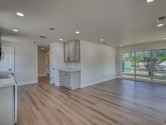 5th image of 135 Euel Moore Dr