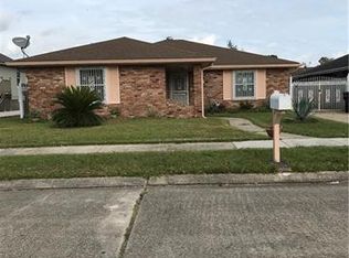 7531 Crestmont Rd, New Orleans, LA 70126