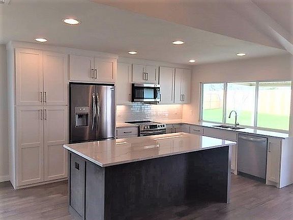 4th image of 3129 Pinewood Dr