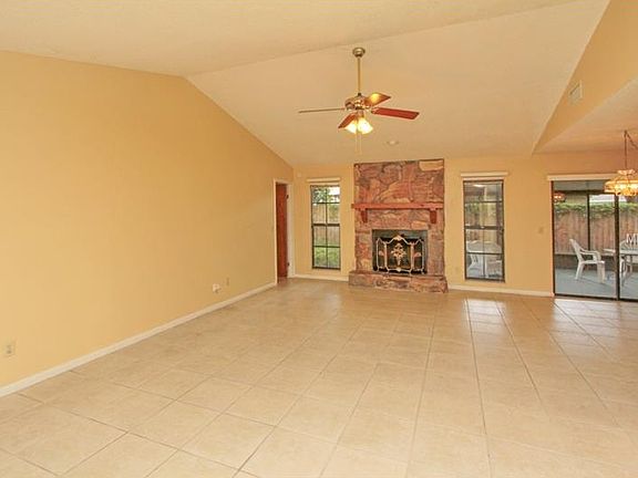 5th image of 15915 Shawver Lake Dr