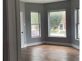 7236 S Jeffery Blvd APT 2, Chicago, IL 60649